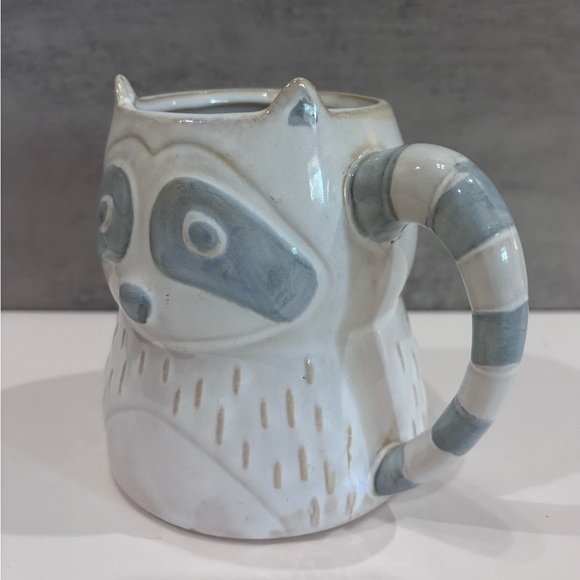 NWOT Ceramic Raccoon Coffee Hot Tea Mug Cup with Handle - Picture 2 of 6